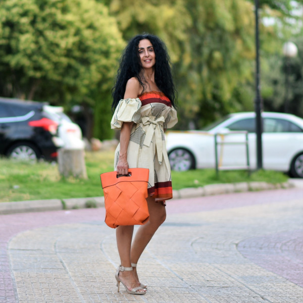 ΓΥΝΑΙΚΕΙΟ ΦΟΡΕΜΑ ΜΙΝΙ ΕΞΩ ΩΜΟ BOHO MOHICANS H2003 MΠΕΖ