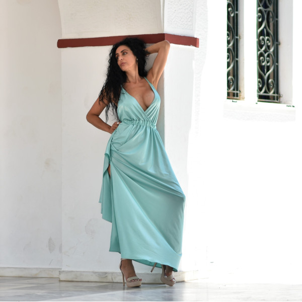 ΓΥΝΑΙΚΕΙΟ ΦΟΡΕΜΑ ΕΞΩ ΠΛΑΤΗ ΜΑΚΡΥ ΜΕ ΣΚΙΣΙΜΟ MOHICANS L6054 ΜΕΝΤΑ-ΣΜΑΡΑΓΔΙ