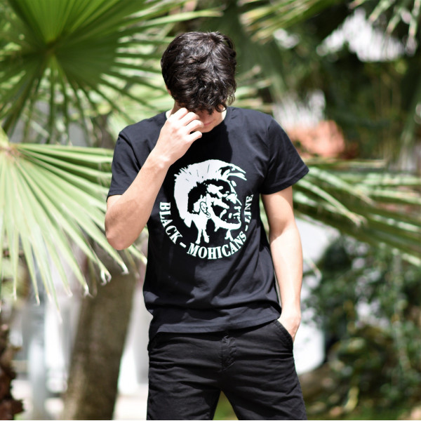 ΑΝΔΡΙΚΗ ΜΠΛΟΥΖΑ T-SHIRT ΛΑΙΜΟΣ ΣΤΑΜΠΑ MOHICANS MCNS06 ΜΑΥΡΟ