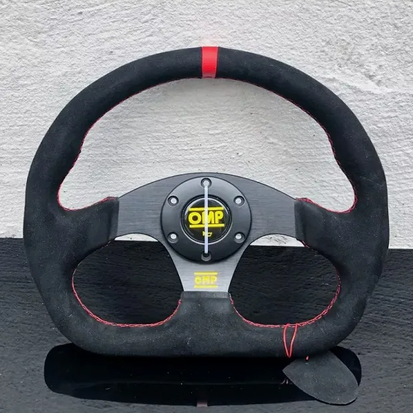 Αγωνιστικό τιμόνι 320 mm OMP σουέτ Σχήμα D HW-0298 μαύρο με κόκκινη ραφή